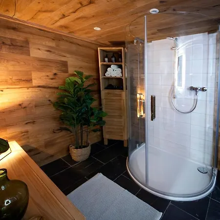 Teak - Wellness-ferienwohnung Im Buchenwald 아파트