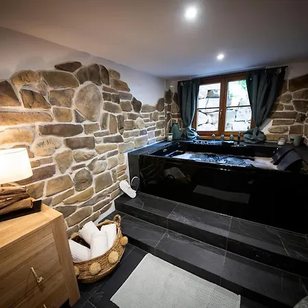 Teak - Wellness-ferienwohnung Im Buchenwald 아파트 *