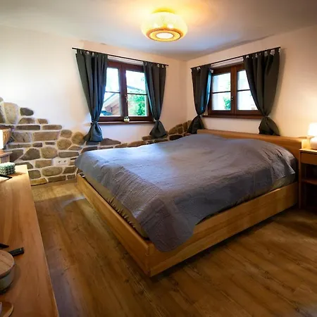 Teak - Wellness-ferienwohnung Im Buchenwald * Heisdorf
