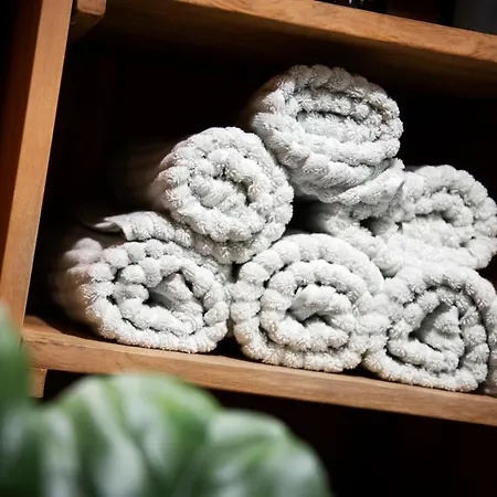 Teak - Wellness-ferienwohnung Im Buchenwald * Heisdorf